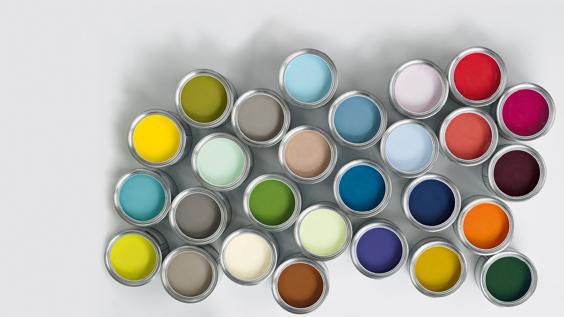 Zakup potrzebnej farby Nie wiesz, ile farby zamówić? Użyj kalkulatora farby Dulux, aby dokładnie określić objętość zapewniającą maksymalne pokrycie ścian i minimalną ilość resztek.