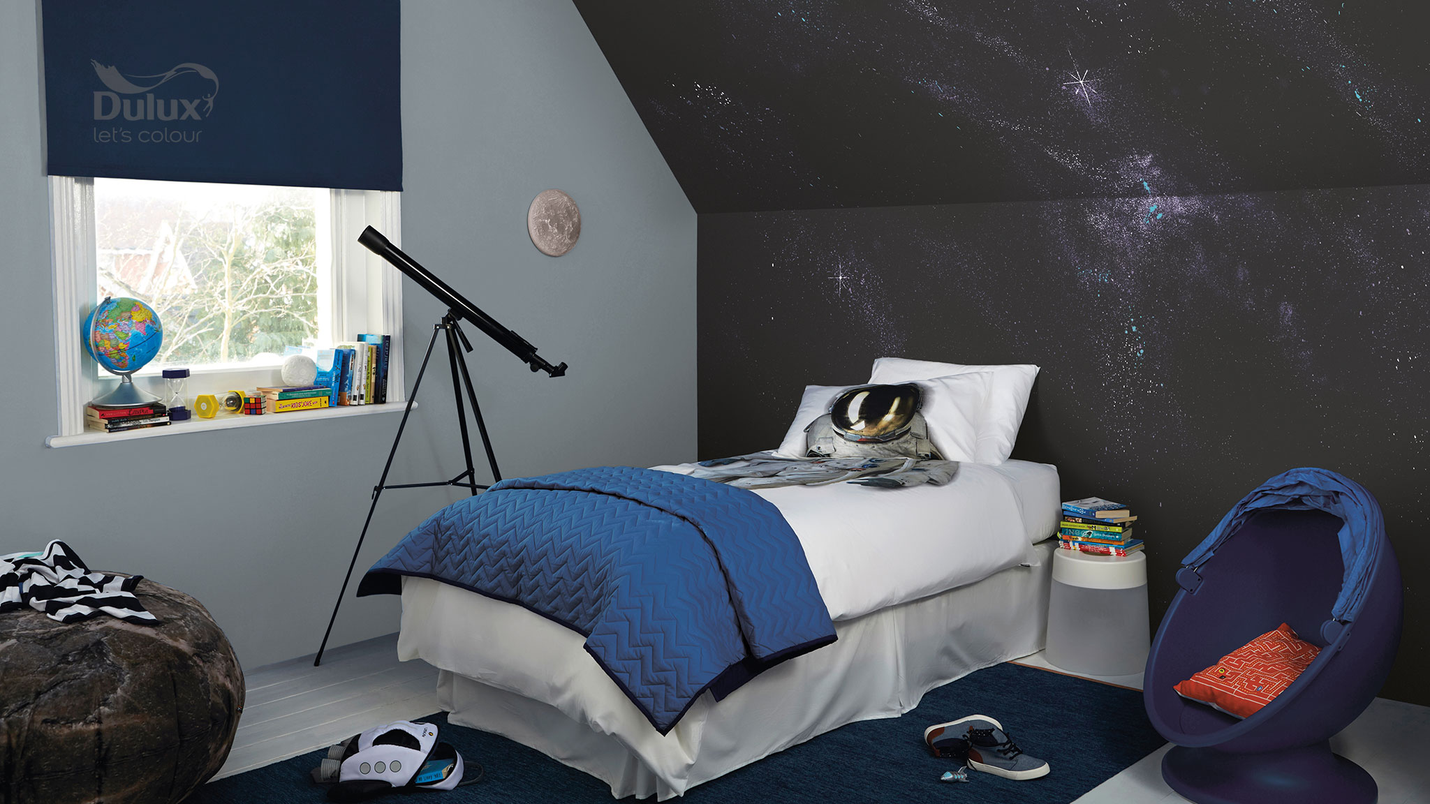 Pokój astronauty Stwórz beztroski pokój astronauty z Dulux EasyCare. Kolorowe ściany pobudzą wyobraźnię dziecka.