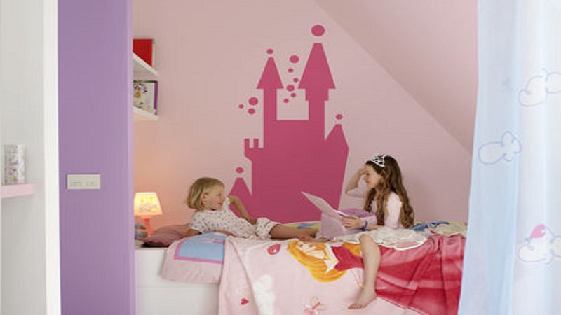 Pokój dla dziewczynki - zamek Disney na ścianie Pokój dla dziewczynki z zamkiem Disney na ścianie