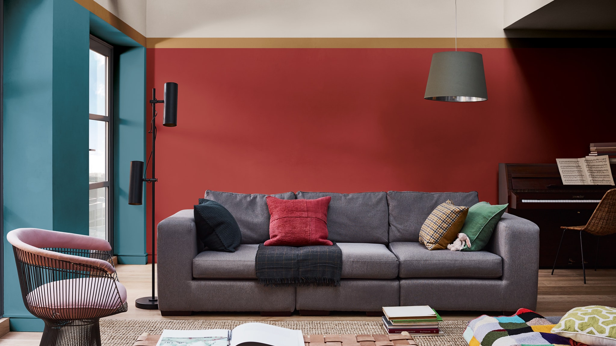 Przytulny salon ze Spiced Honey dulux-przyszlosc-kolorow-kolor-roku-2019-miejsce-do-kochania-salon-inspiracja-polska-03