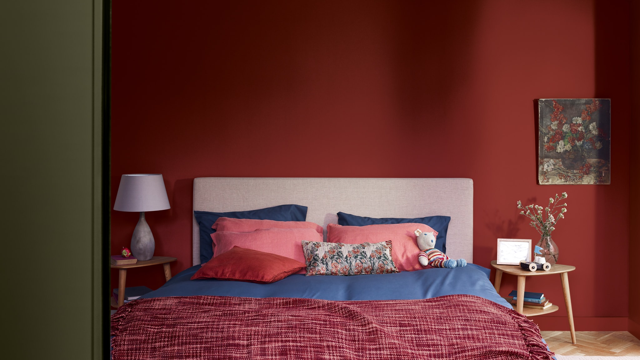 Metamorfoza sypialni – przytulna sypialnia Dulux-przyszlosc-kolorow-Kolor-Roku-2019-miejsce-do-kochania-sypialnia-inspiracja-polska-38