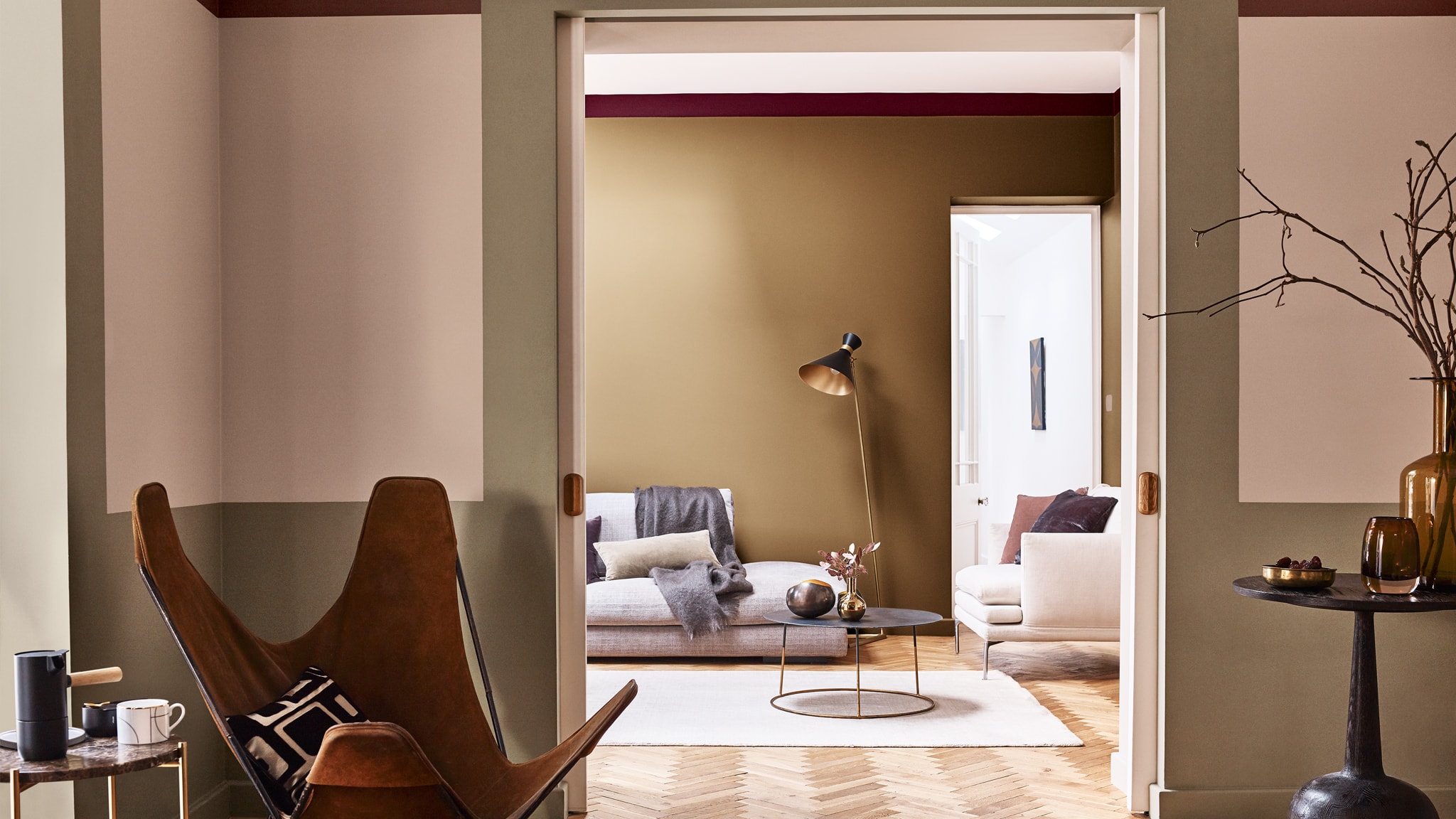 Pomysł na kojący salon Dulux-przyszlosc-kolorow-Kolor-Roku-2019-miejsce-do-rozmyslania-salon-inspiracja-polska-31